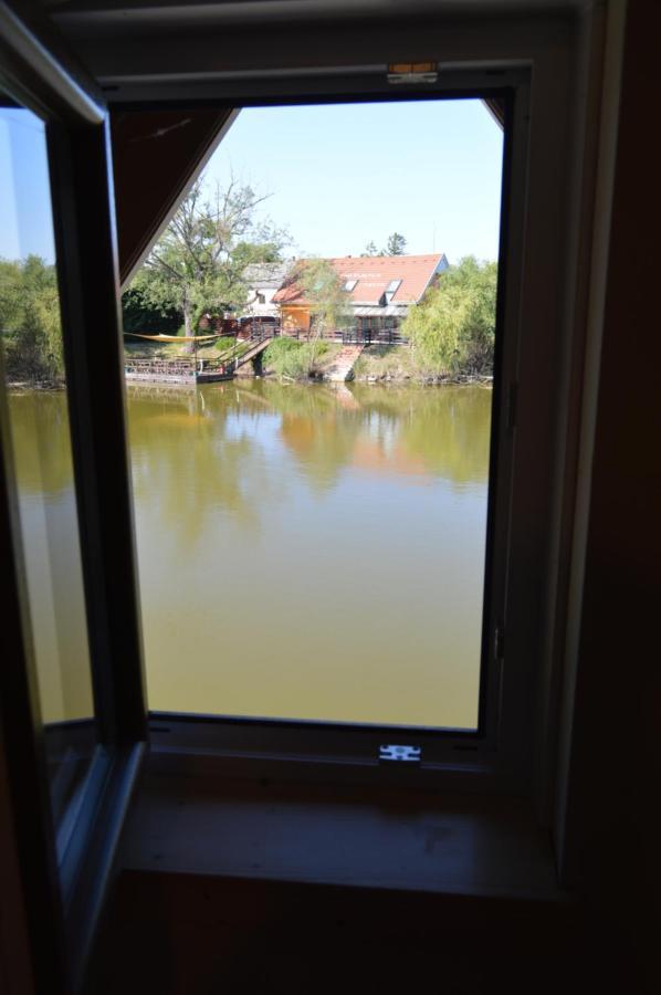 Intertranscoop Lake House Vámosszabadi Eksteriør billede