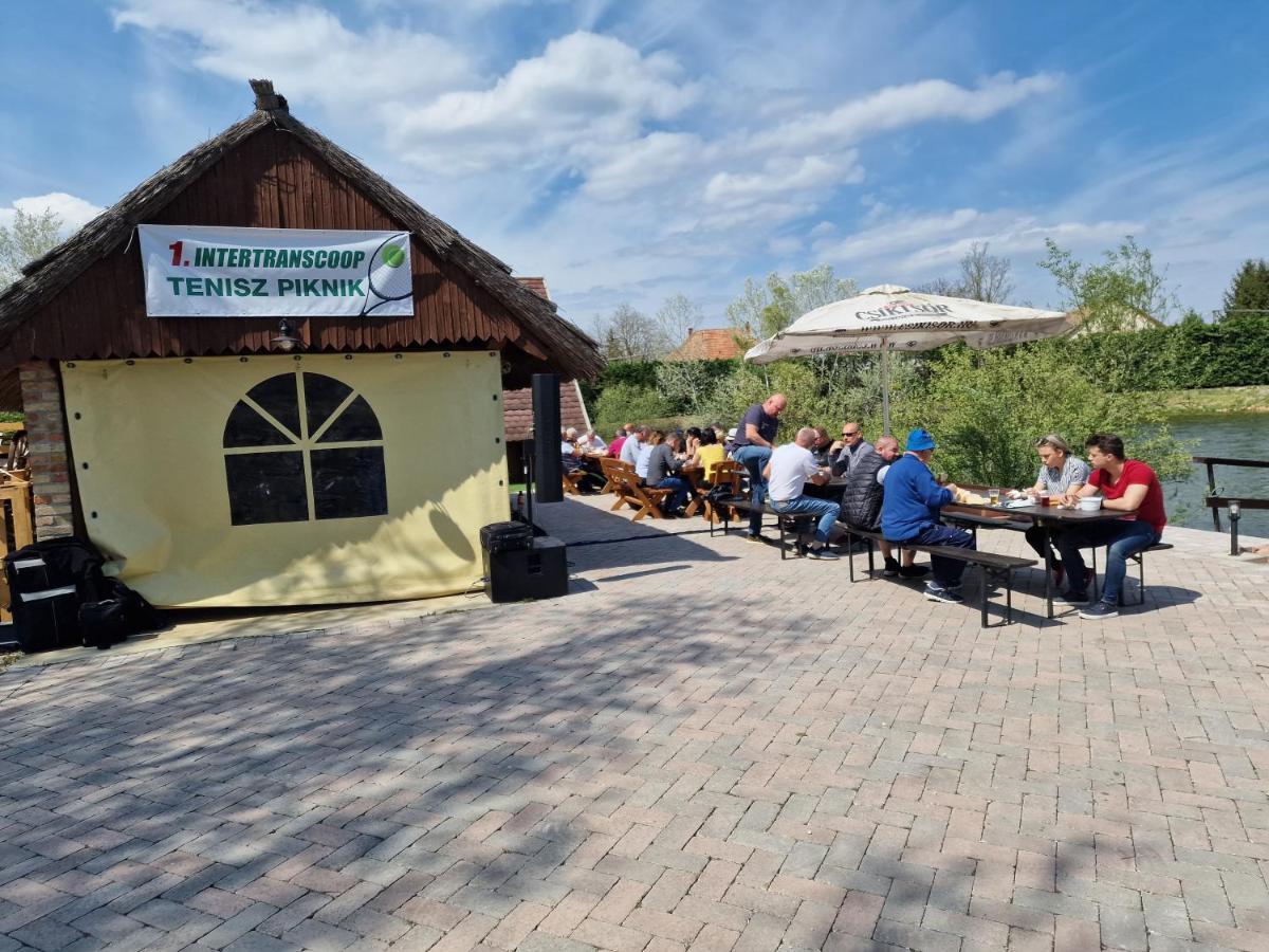 Intertranscoop Lake House Vámosszabadi Eksteriør billede
