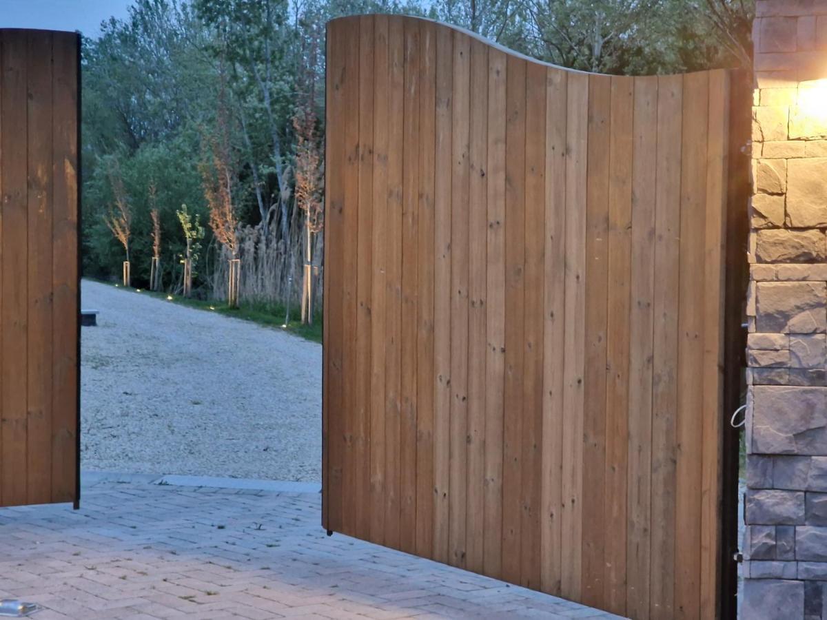 Intertranscoop Lake House Vámosszabadi Eksteriør billede